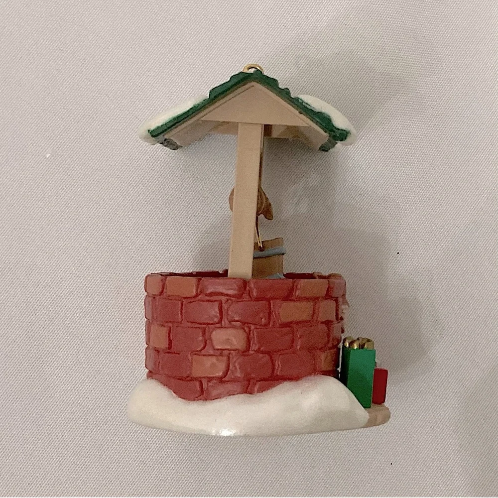 💚 Vintage Plastic Sweetheart Wishing Well Hallmark Keepsake Ornament
